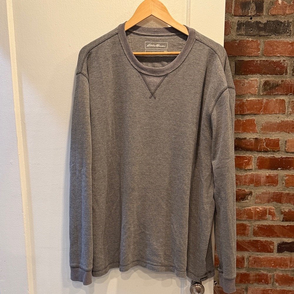 Eddie Bauer Men's Charcoal waffle knit thermal Long Sleeve shirt like new